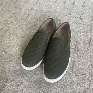 steve madden slip ons